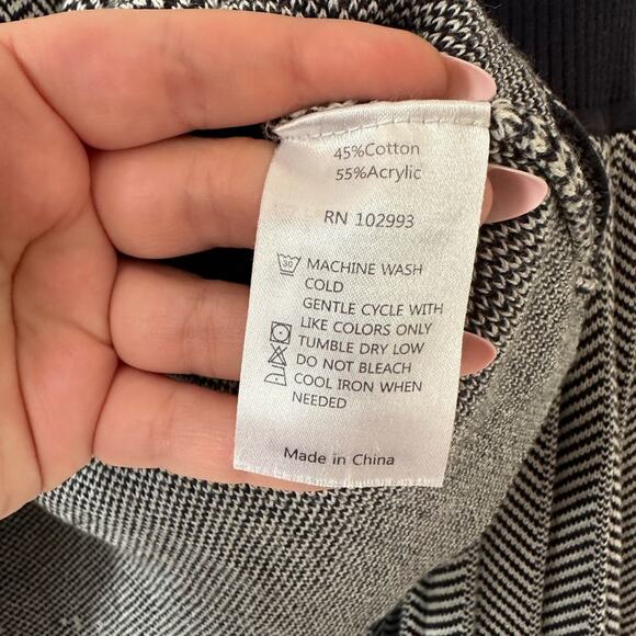 Slate & Willow Pleated Sleeve Sweater - Picture 4 of 6